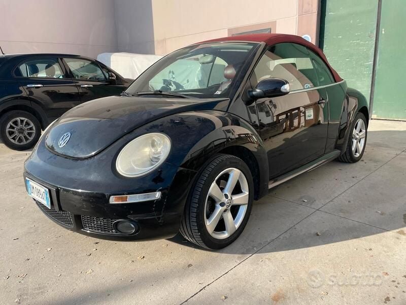 Usata VW Beetle Cabriolet Edition 102 CV (75 kW) 2008 Nero Cabrio