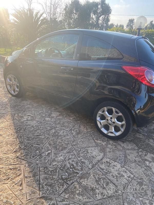Usata Ford Ka 75 CV (55 kW) 2009 Nero Utilitaria