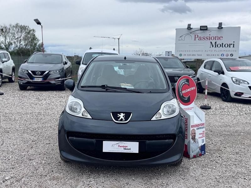 Usata Peugeot 107 54 CV (39 kW) 2008 Grigio Utilitaria