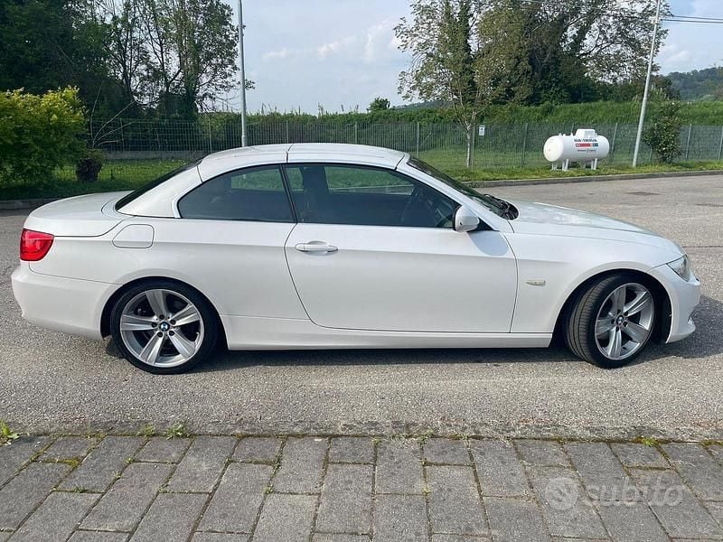 Usata BMW 320 Cabriolet 184 CV (135 kW) 2012 Bianco Cabrio