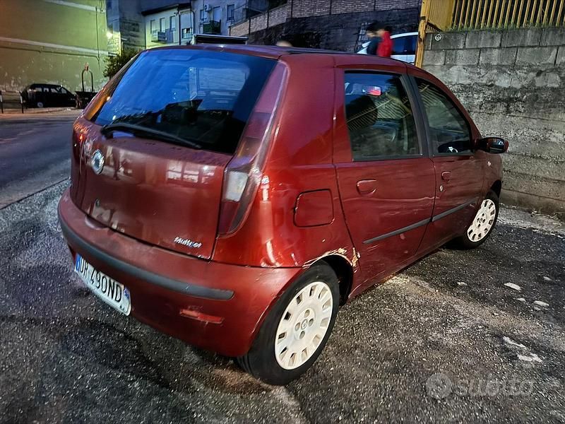 Usata Fiat Punto 75 CV (55 kW) 2007 Utilitaria
