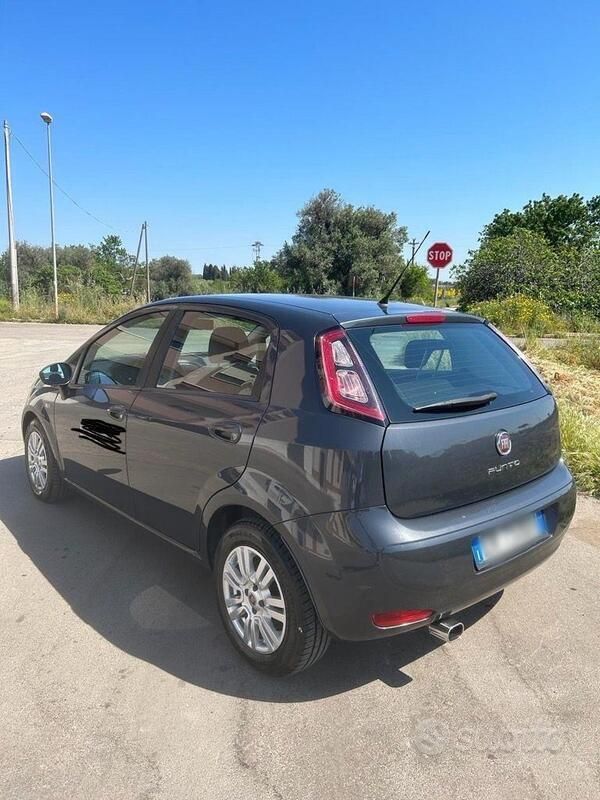 Usata Fiat Grande Punto 90 CV (66 kW) 2013 Grigio Utilitaria