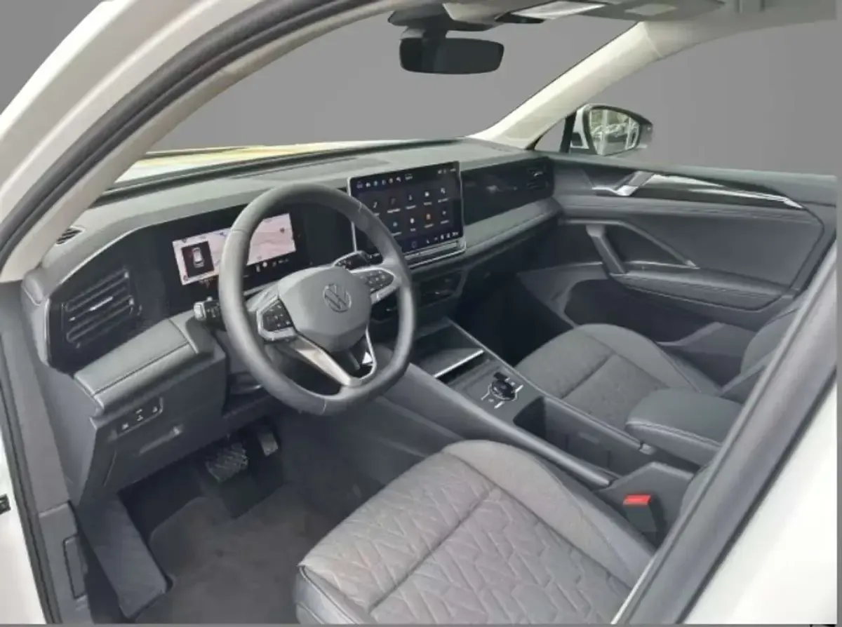Nuova VW Tiguan Life 150 CV (110 kW) 2025 Oryx white SUV