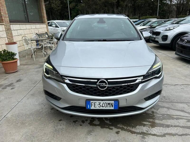Usata Opel Astra Business 110 CV (80 kW) 2016 Argento Station wagon