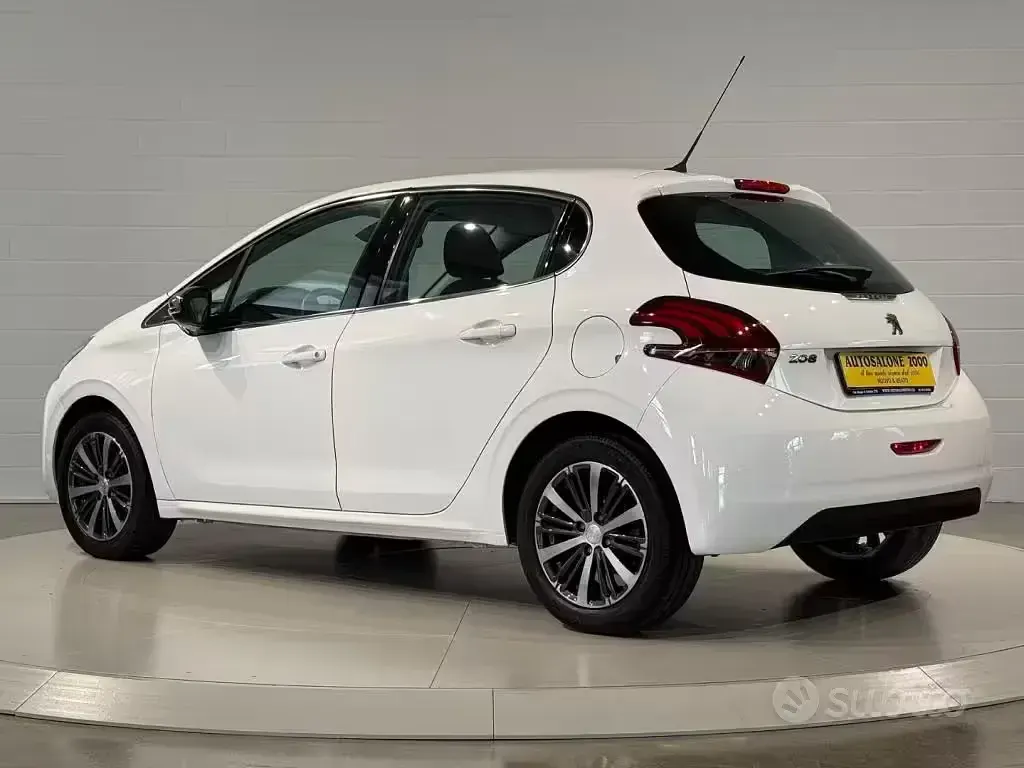 Usata Peugeot 208 Allure 110 CV (80 kW) 2018 Bianco Utilitaria