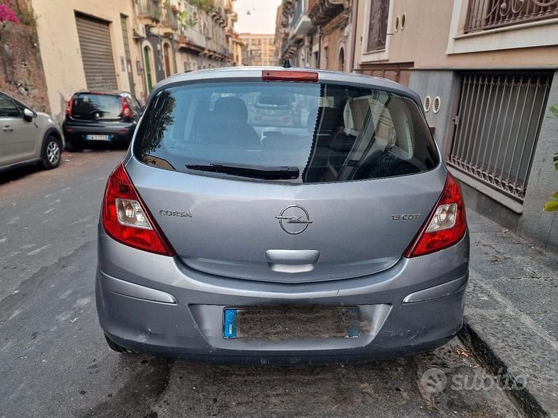 Usata Opel Corsa Enjoy 69 CV (50 kW) 2007 Grigio Berlina