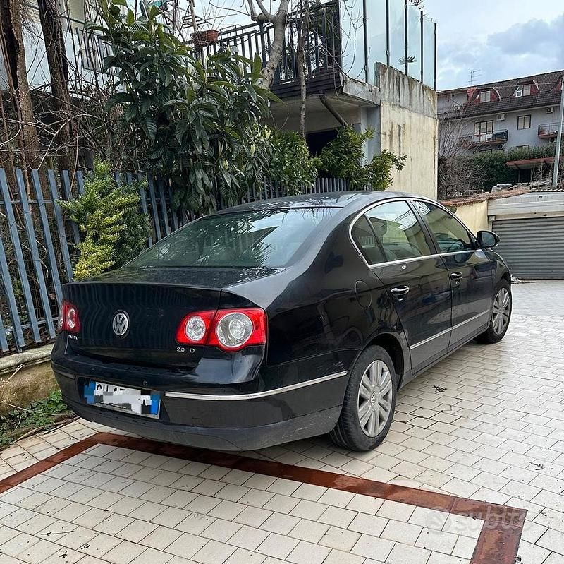 Usata VW Passat Highline 140 CV (102 kW) 2005 Nero Berlina