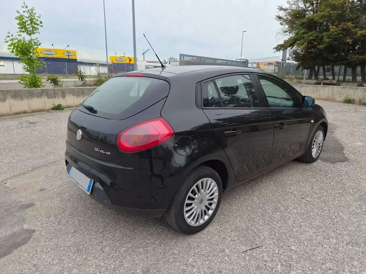 Usata Fiat Bravo Dynamic 90 CV (66 kW) 2007 Nero Utilitaria