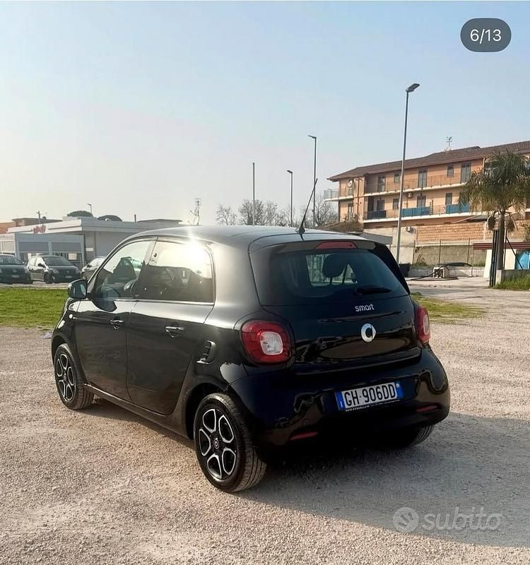 Usata Smart ForFour 90 CV (66 kW) 2019 Nero Utilitaria