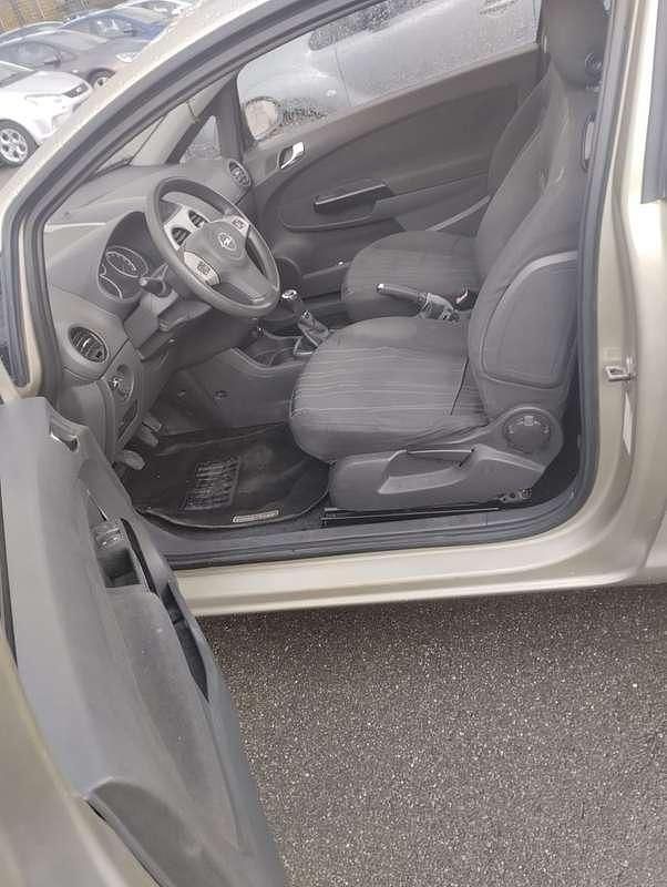 Usata Opel Corsa Cosmo 80 CV (58 kW) 2007 Berlina