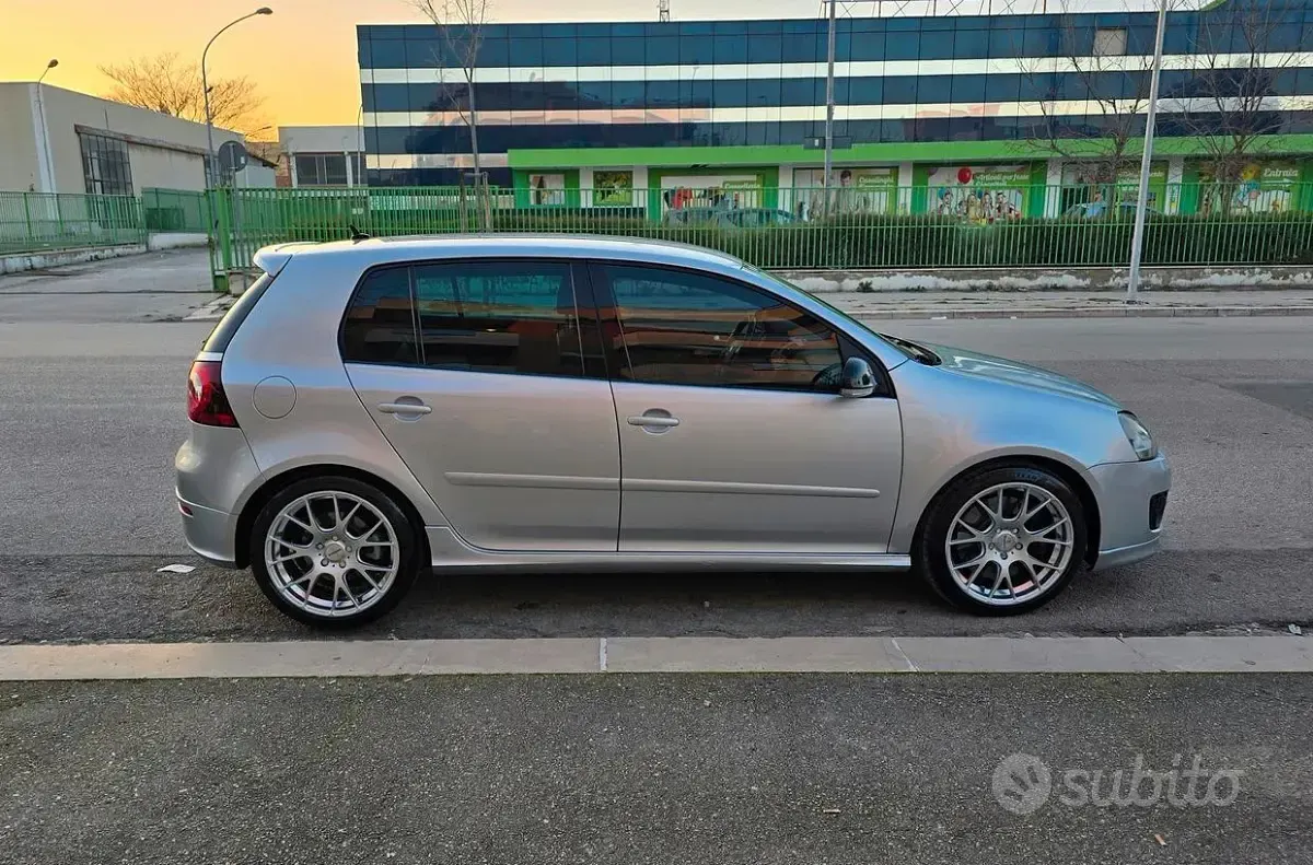 Usata VW Golf IV Edition 230 CV (169 kW) 2006 Berlina