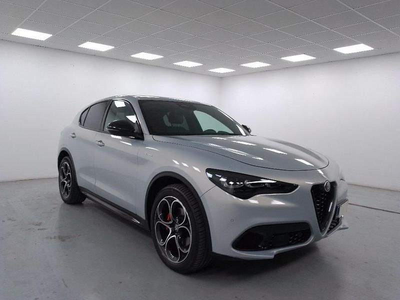 Usata Alfa Romeo Stelvio Veloce 210 CV (154 kW) 2024 Argento SUV