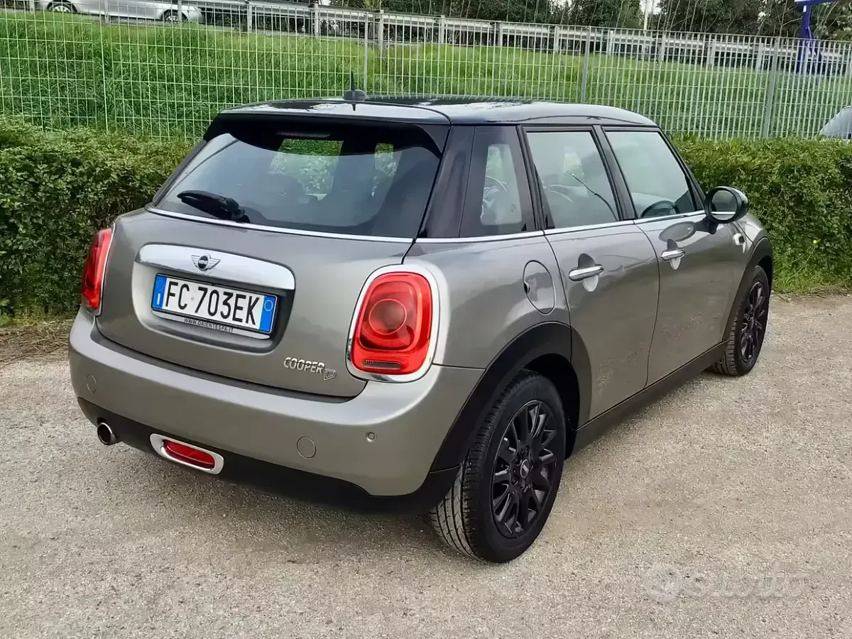 Begagnad Mini Cooper D Business 116 HK (85 kW) 2016 Grå Halvkombi
