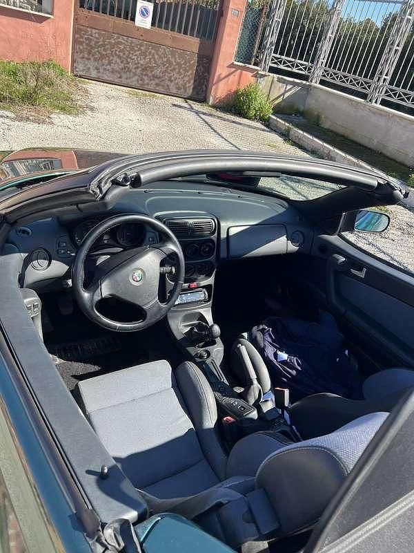 Usata Alfa Romeo Spider 122 CV (89 kW) 1995 Verde Cabrio