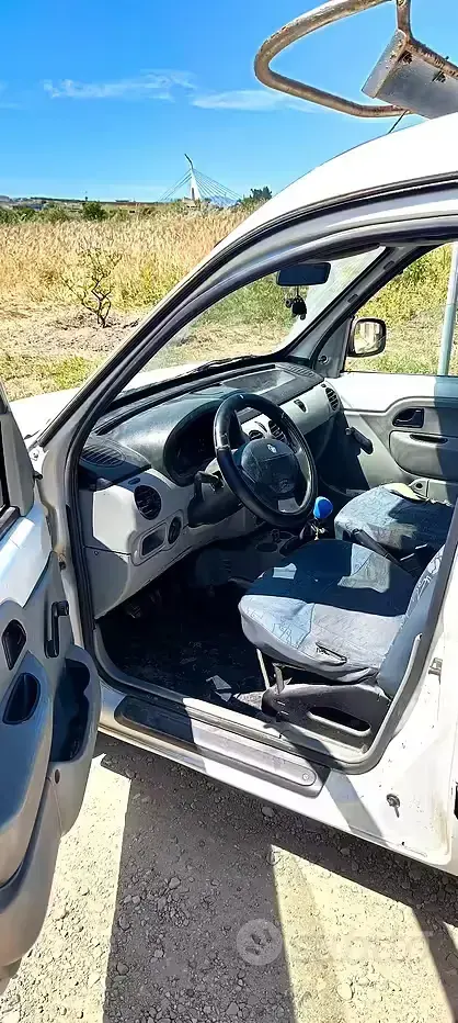 Usata Renault Kangoo 54 CV (39 kW) 2004 Monovolume