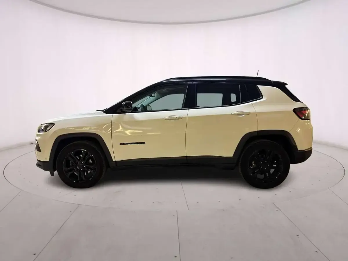 Usata Jeep Compass Night Eagle 131 CV (96 kW) 2022 Bianco SUV