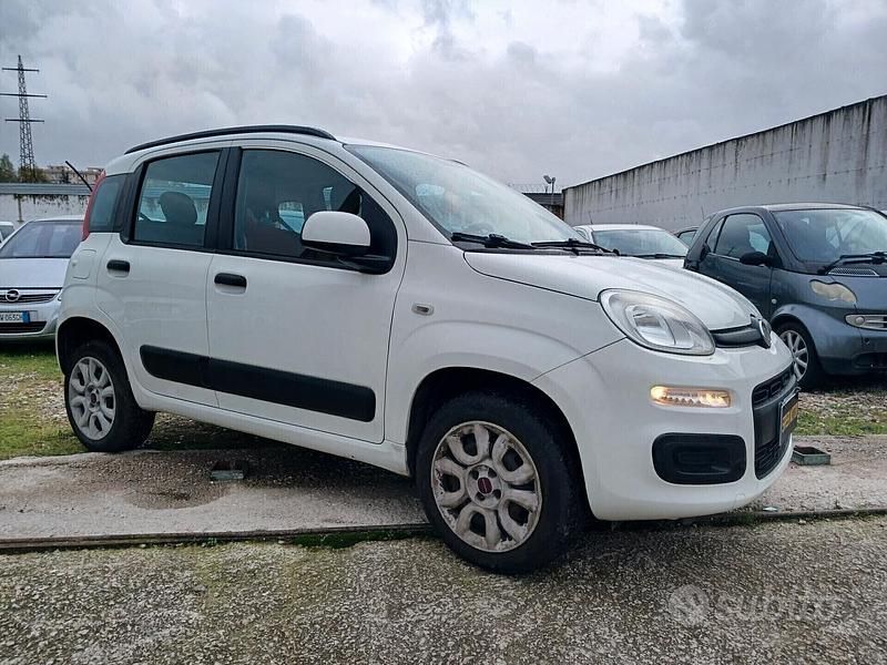 Usata Fiat Panda Lounge 80 CV (58 kW) 2014 Bianco Utilitaria