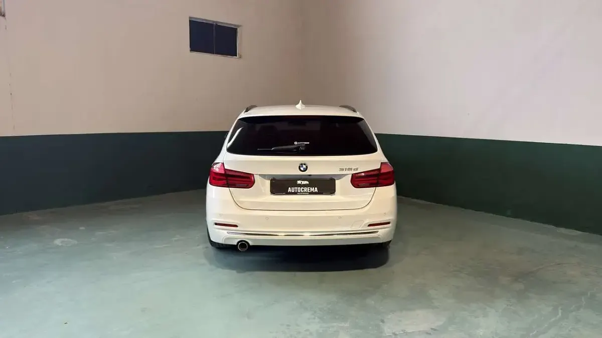 Gebraucht BMW 318 Luxury Line 150 PS (110 kW) 2019 Weiß Kombi