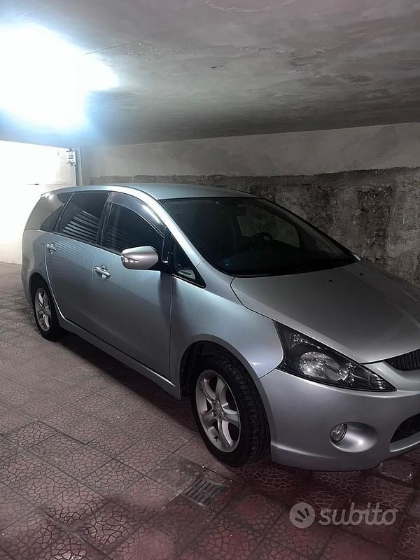 Usata Mitsubishi Grandis 136 CV (100 kW) 2006 Grigio Monovolume