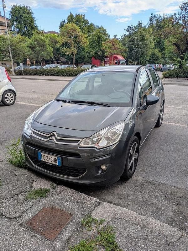 Grigio Usata 2016 Citroën C3 Utilitaria | 5900 € (Super prezzo) - Immagine 1/4