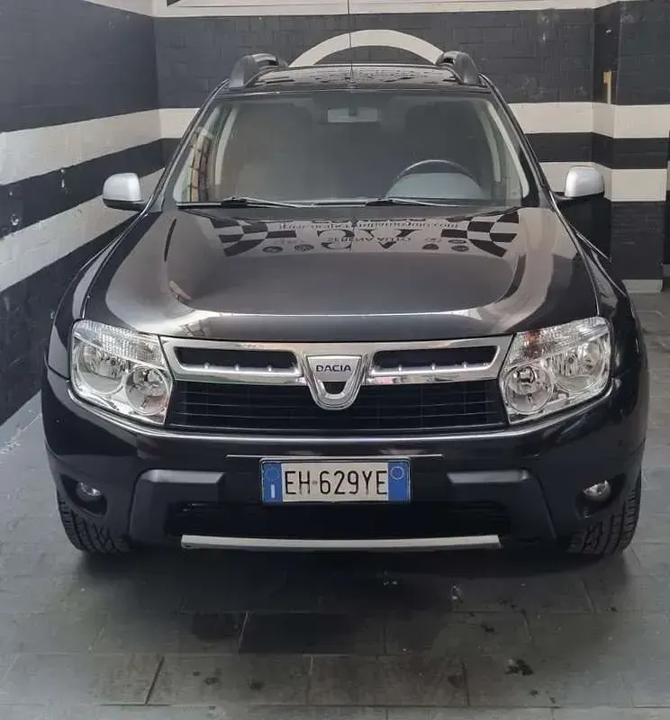 Usata Dacia Duster Lauréate 105 CV (77 kW) 2011 SUV