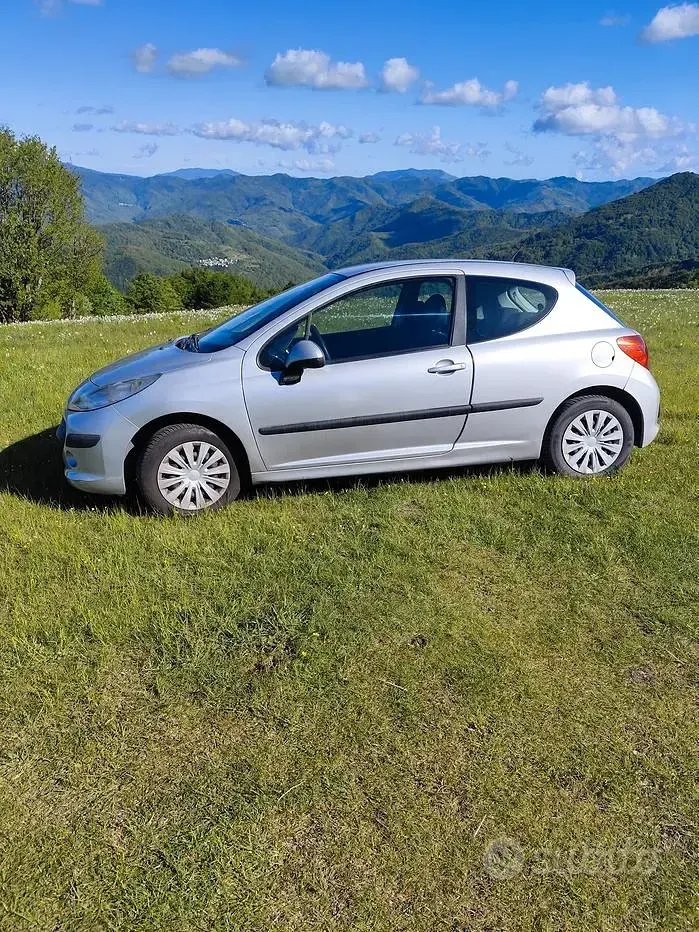 Usata Peugeot 207 68 CV (50 kW) 2008 Grigio Berlina