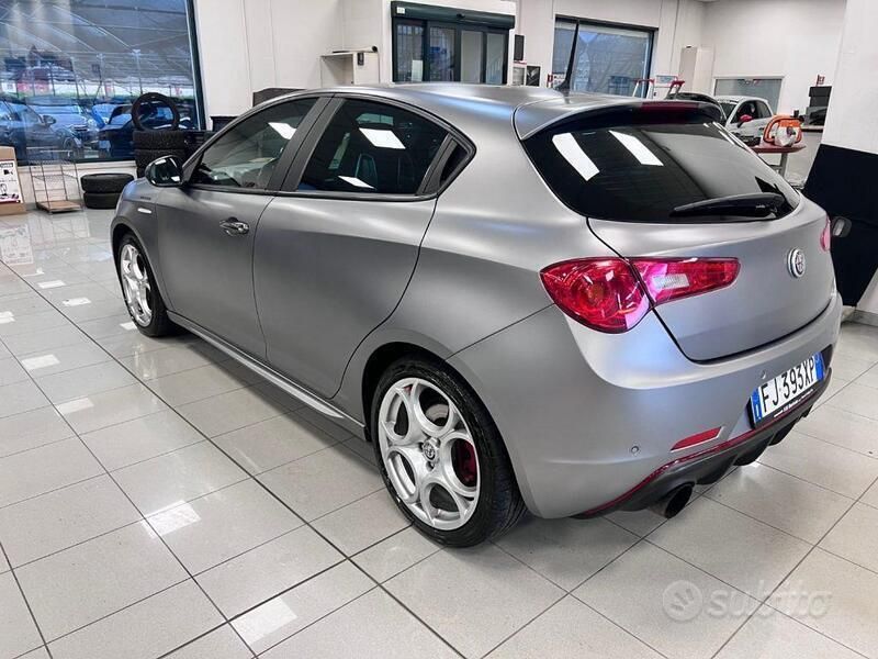 Usata Alfa Romeo Giulietta Veloce 241 CV (177 kW) 2017 Grigio opaco Utilitaria