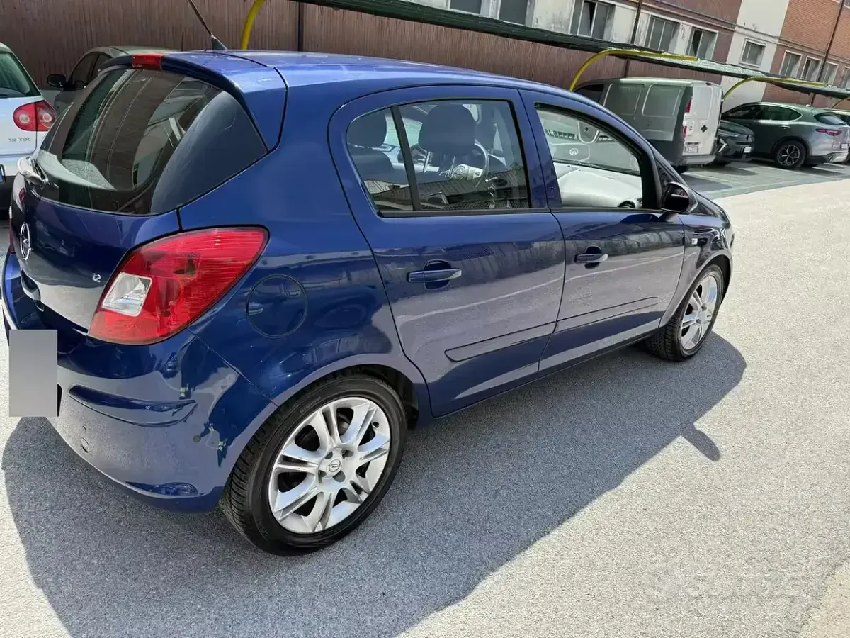 Usata Opel Corsa 80 CV (58 kW) 2007 Bluazzurro Utilitaria