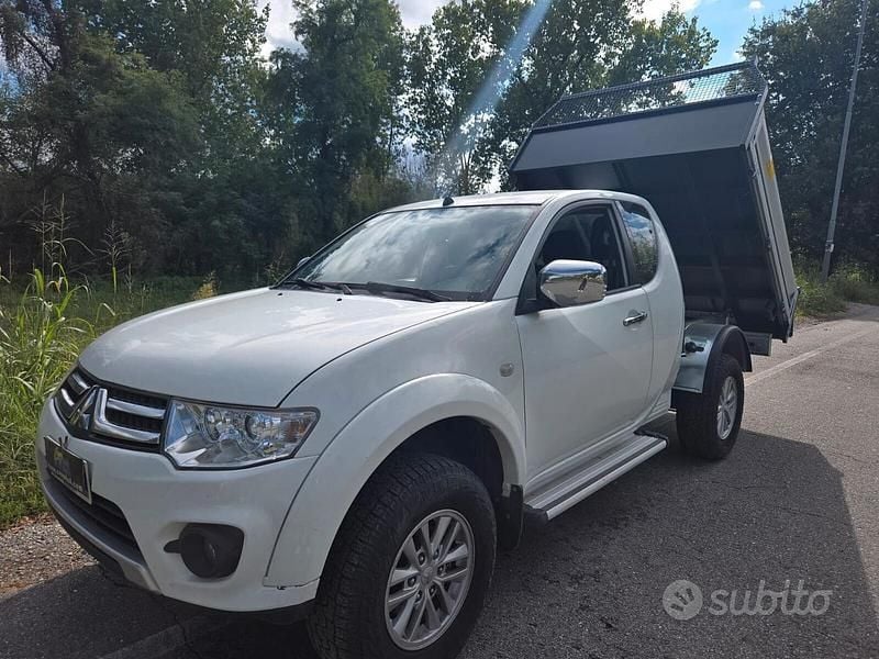 Usata Mitsubishi L200 178 CV (130 kW) 2015 Bianco Pick-up