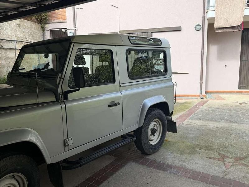 Usata Land Rover Defender S 122 CV (89 kW) 2010 SUV