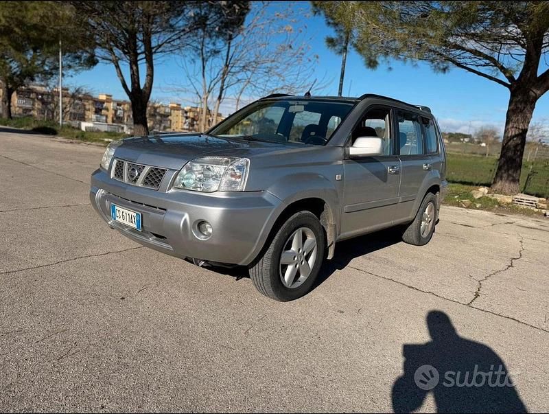 Usata Nissan X-Trail 136 CV (100 kW) 2004 Grigio SUV