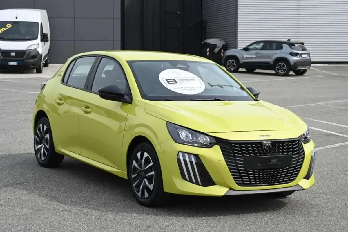 Nuova Peugeot 208 Style 101 CV (74 kW) 2025 Giallo Utilitaria