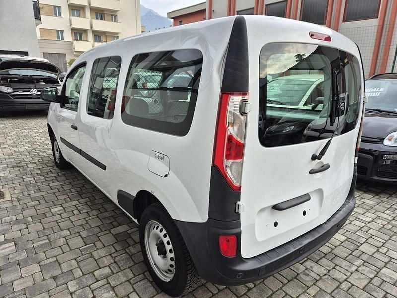 Usata Renault Kangoo PE 95 CV (69 kW) 2021 Bianco Monovolume