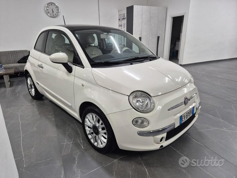 Bianco Usata 2014 Fiat 500 Lounge Tre volumi | 7000 € (Ottimo prezzo) - Immagine 1/4