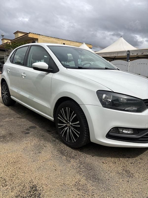Usata VW Polo Trendline 59 CV (43 kW) 2015 Bianco Berlina