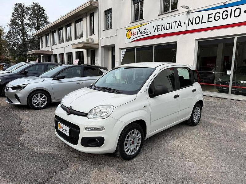 Usata Fiat Panda Lounge 69 CV (50 kW) 2018 Bianco Utilitaria
