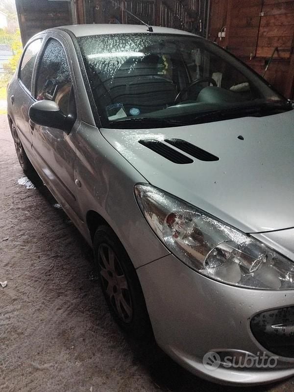 Usata Peugeot 206 68 CV (50 kW) 2010 Grigio Berlina