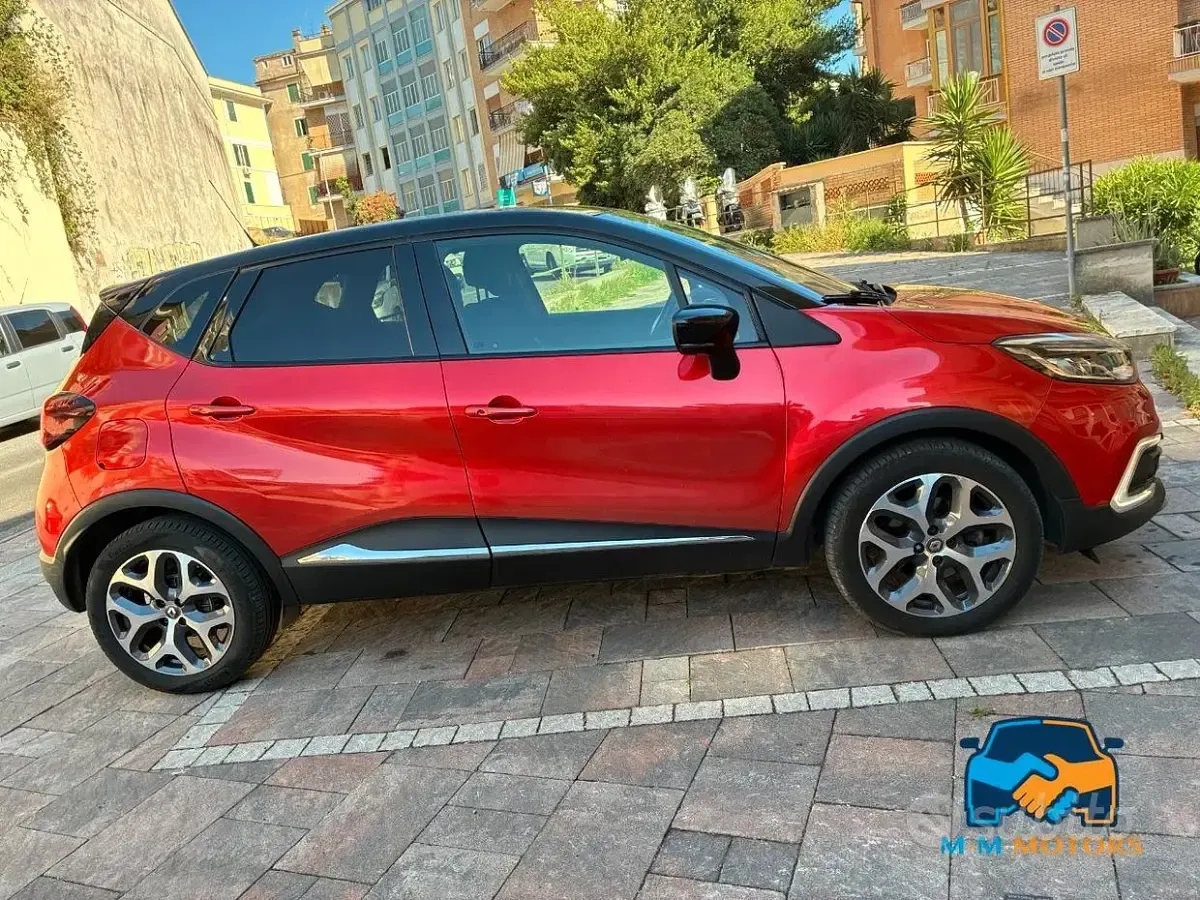 Usata Renault Captur Intens 90 CV (66 kW) 2018 Rosso SUV