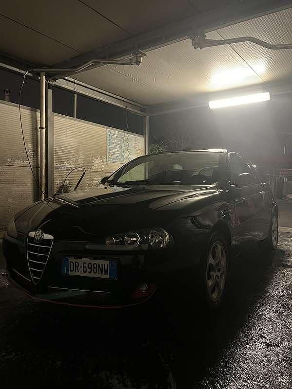 Usata Alfa Romeo 147 105 CV (77 kW) 2005 Utilitaria