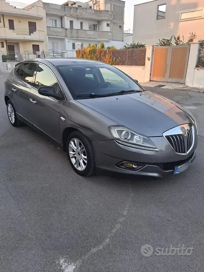 Usata Lancia Delta 120 CV (88 kW) 2009 Grigio Utilitaria