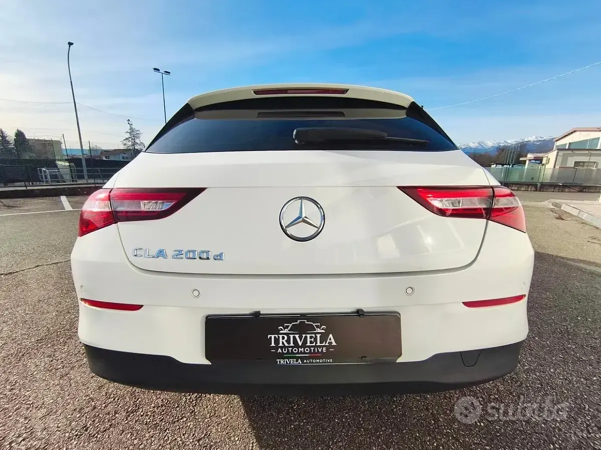 Käytetty Mercedes CLA200 150 HP (110 kW) 2021 Valkoinen Farmari