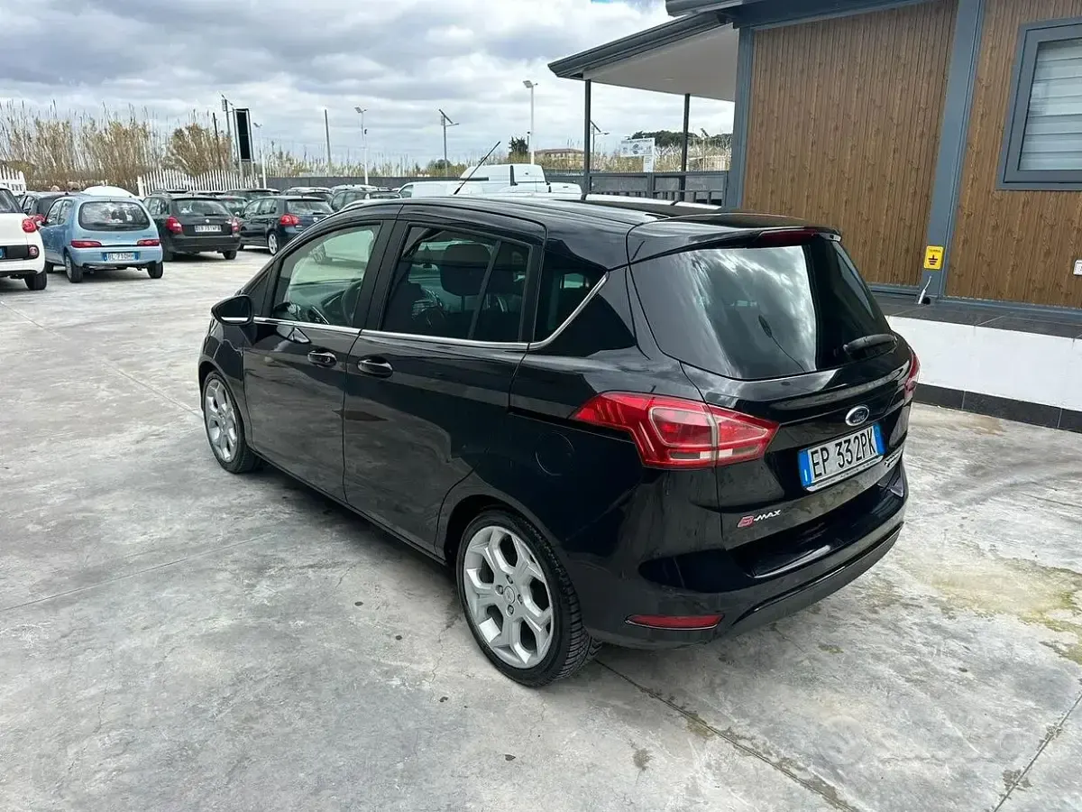 Begagnad Ford B-MAX Titanium 95 HK (69 kW) 2013 Svart Minibuss