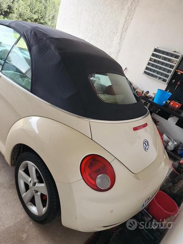 Usata VW New Beetle 105 CV (77 kW) 2006 Utilitaria