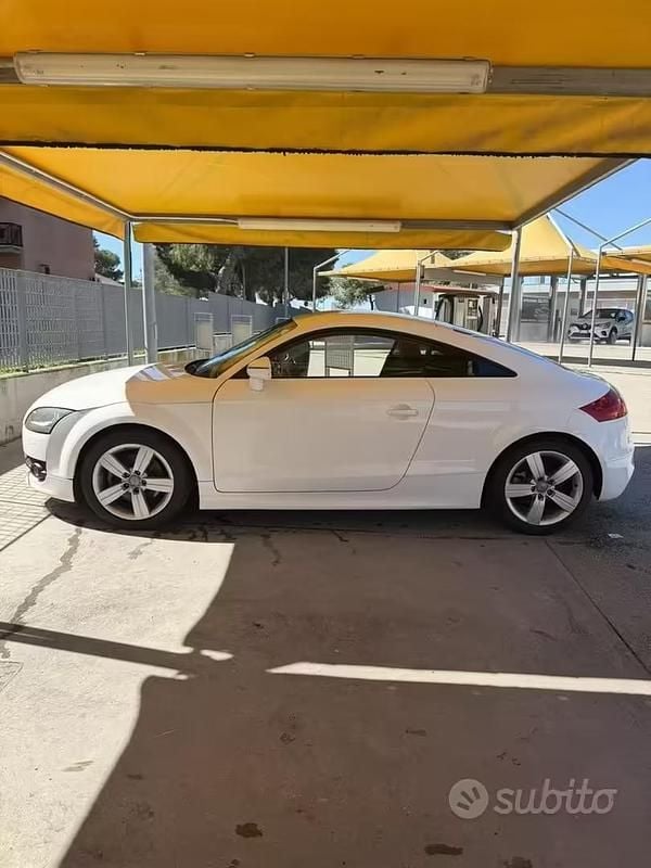 Second-hand Audi TT Advanced Plus 200 CP (147 kW) 2009 Alb Coupe
