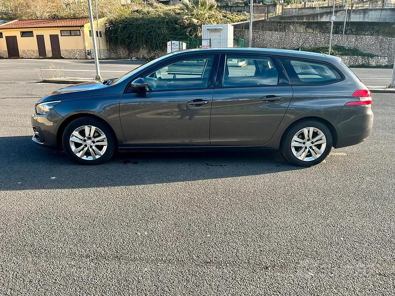 Usata Peugeot 308 SW 102 CV (75 kW) 2018 Grigio Station wagon