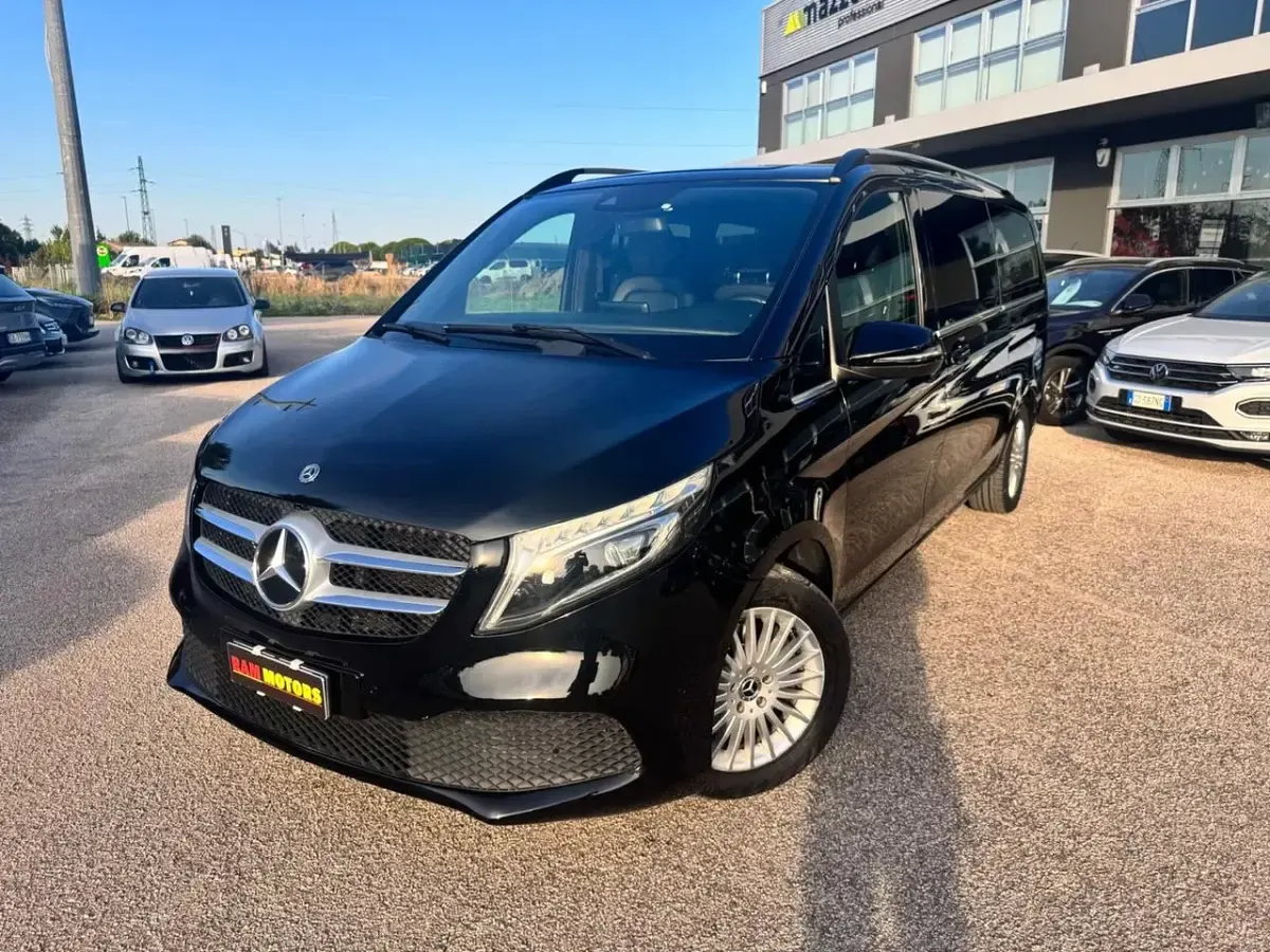 Usata Mercedes V220 Premium 190 CV (139 kW) 2019 Nero Monovolume
