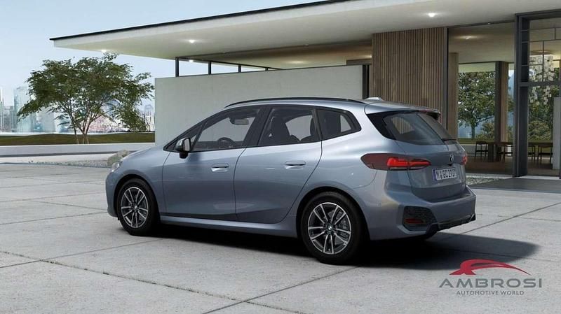 Nuova BMW 218 Active Tourer M Sport 136 CV (100 kW) 2026 Sparkling copper grey metalliz Monovolume