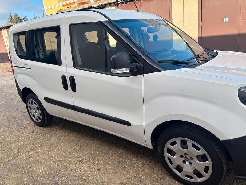 Usata Fiat Doblò Easy 95 CV (69 kW) 2019 Bianco Monovolume