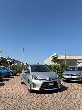 Usata Toyota Yaris Lounge 74 CV (54 kW) 2013 Berlina