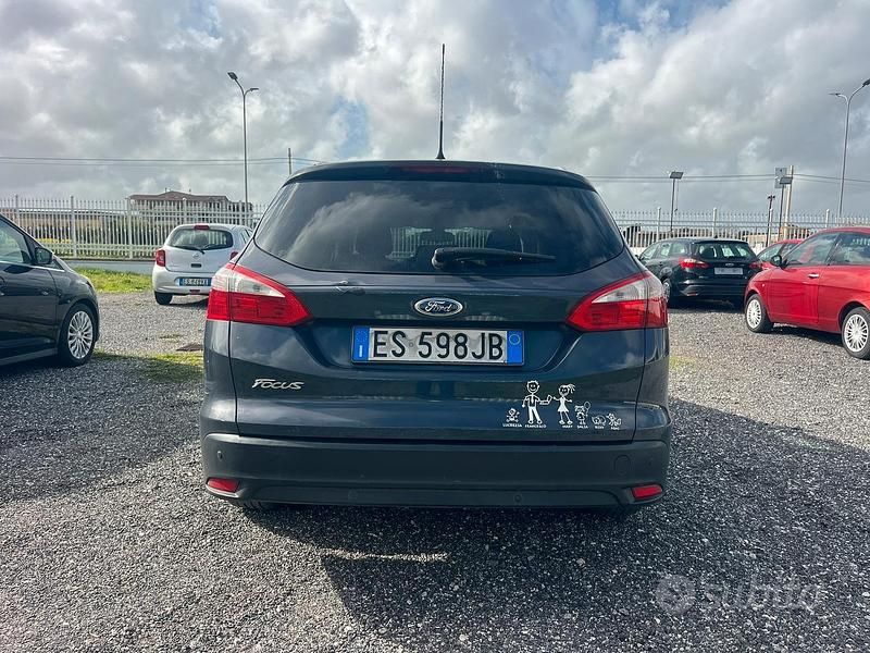Usata Ford Focus 115 CV (84 kW) 2013 Blu Station wagon